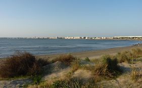 Studio avec terrasse Port Camargue résidence en front de mer